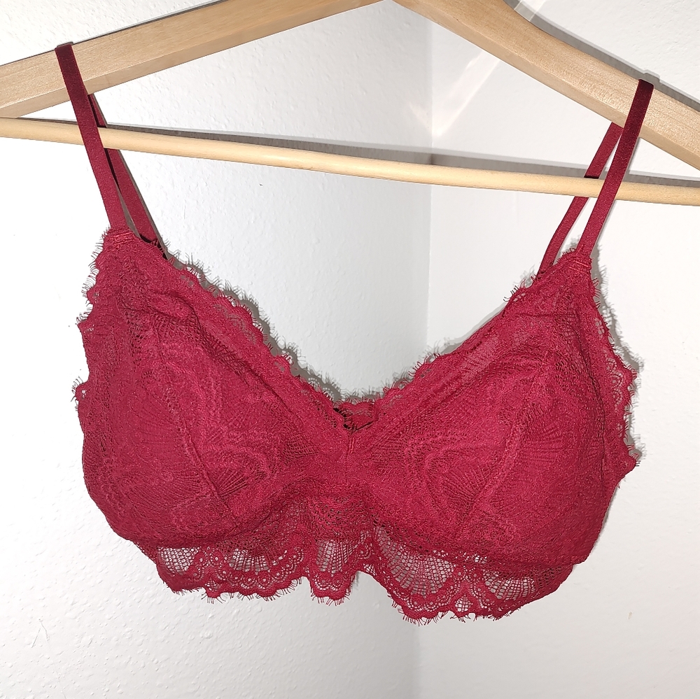 NWT Gilly Hicks Longline Lace Triangle Bralette, Red, Small